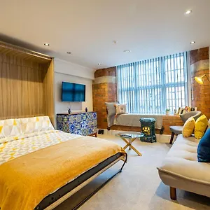 Apartment 48 Cocoa Suites, York